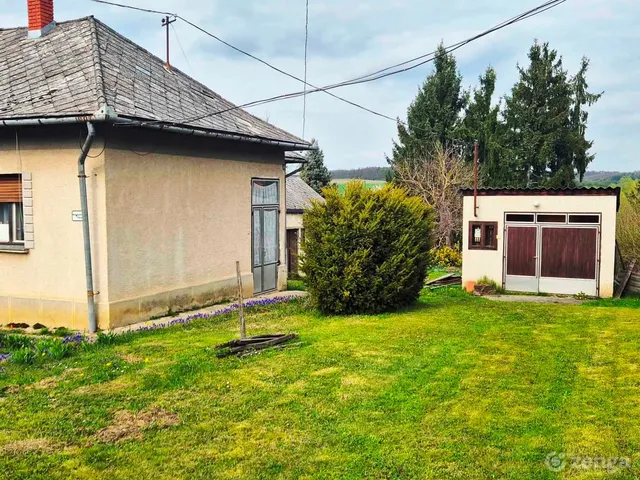 Eladó ház Kustánszeg, Kossuth Lajos út 10/A 75 nm