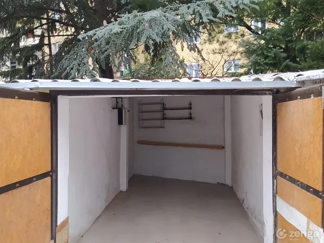 Kiadó garázs Szombathely, Belváros 14 nm