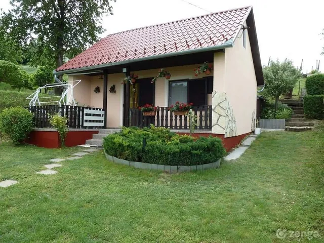 Eladó üdülő és hétvégi ház Tamási, Szarkahegy utca 25/6 60 nm