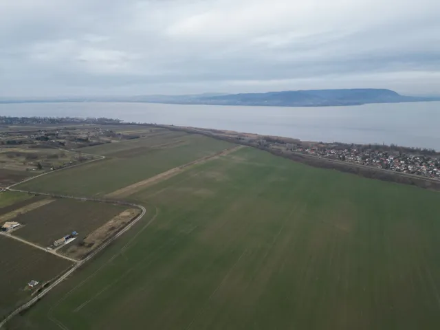 Eladó telek Balatonkeresztúr 9953 nm