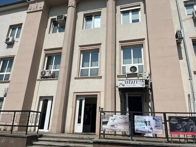 Eladó kereskedelmi és ipari ingatlan Komló 36 nm