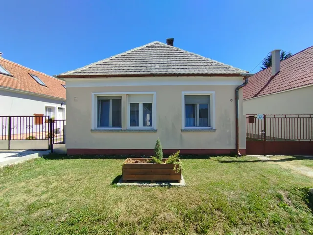Eladó ház Bakonybél 80 nm
