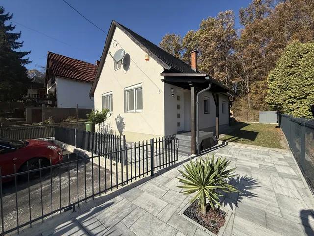 Eladó ház Komló 80 nm