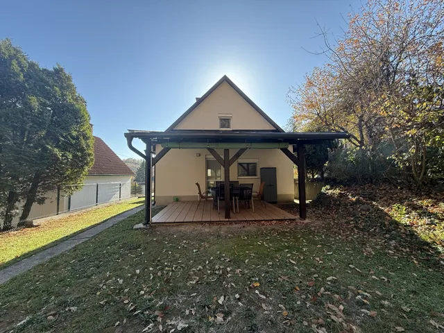 Eladó ház Komló, Fürj köz 80 nm