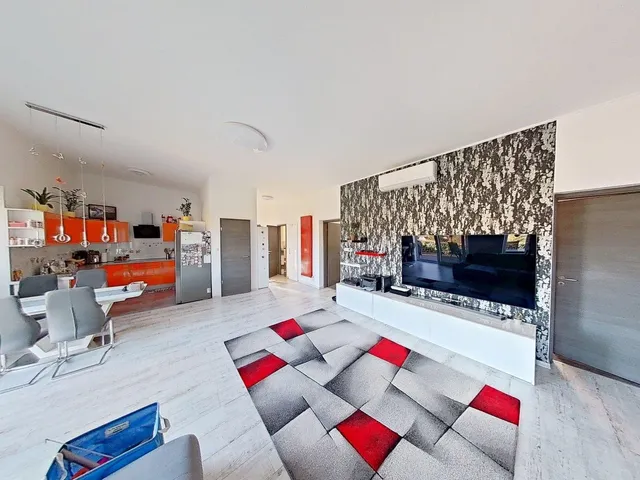 Eladó ház Pécs, Postavölgy, Díjasnyereg út 121 nm