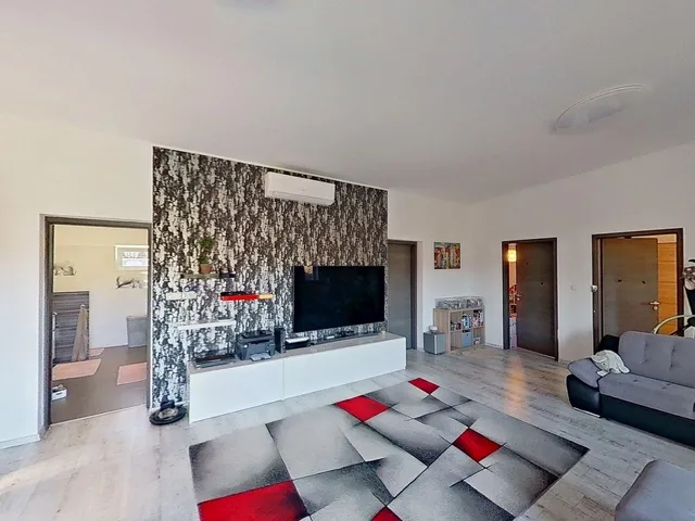 Eladó ház Pécs, Postavölgy, Díjasnyereg út 121 nm