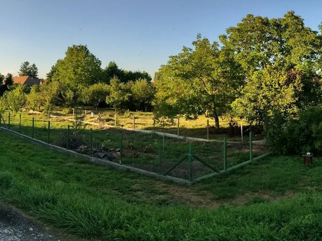 Eladó telek Tahitótfalu 996 nm