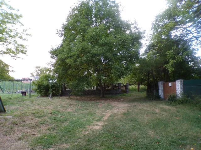 Eladó telek Tahitótfalu 996 nm