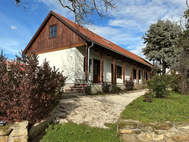 Eladó ház Balatonfőkajár 120 nm