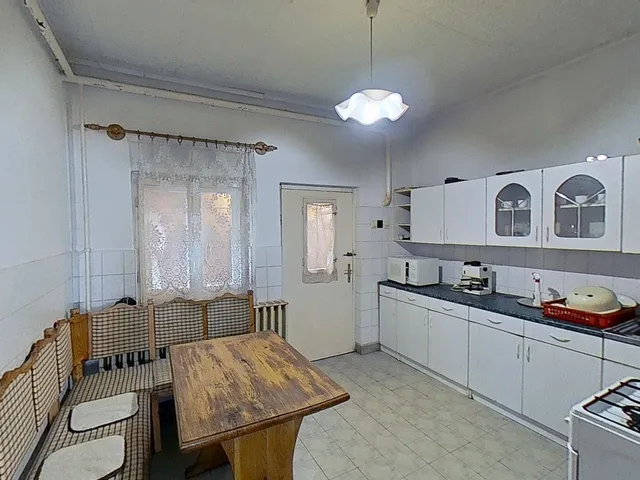 Eladó ház Bakonybél, Kossuth Lajos 100 nm