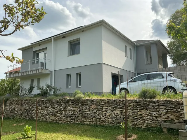 Eladó ház Eplény 160 nm