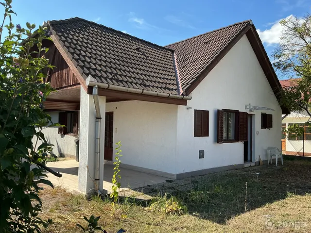 Eladó nyaraló Balatonfűzfő, Víztorony utca 95 nm