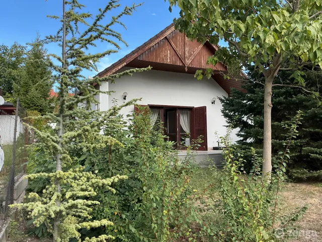 Eladó nyaraló Balatonfűzfő, Víztorony utca 95 nm