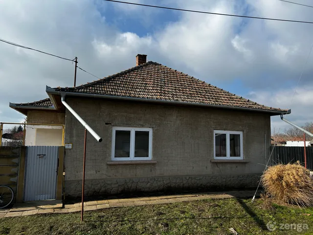 Eladó ház Csanádapáca 90 nm