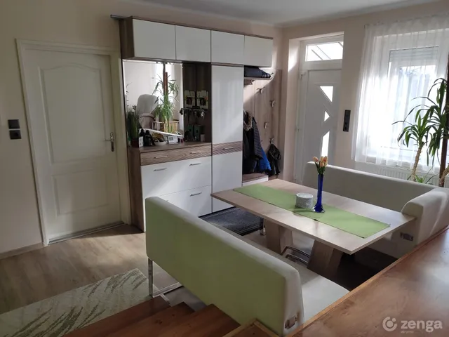 Eladó ház Győrújbarát 120 nm