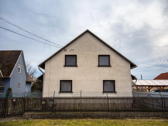 Eladó ház Komárom 120 nm