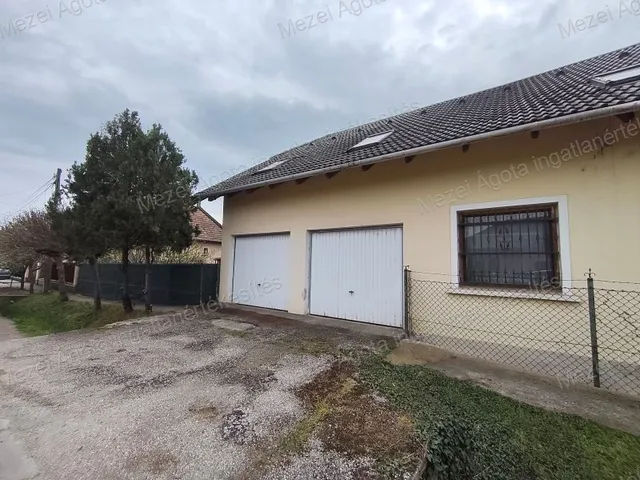 Eladó ház Vecsés 315 nm