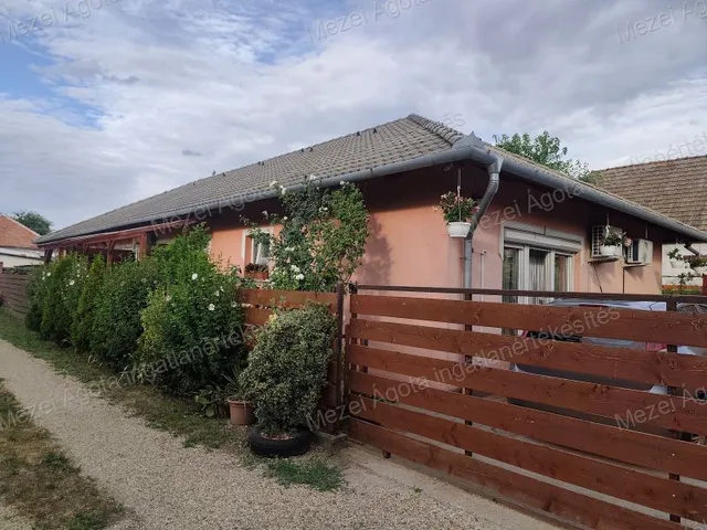 Eladó ház Üllő 75 nm