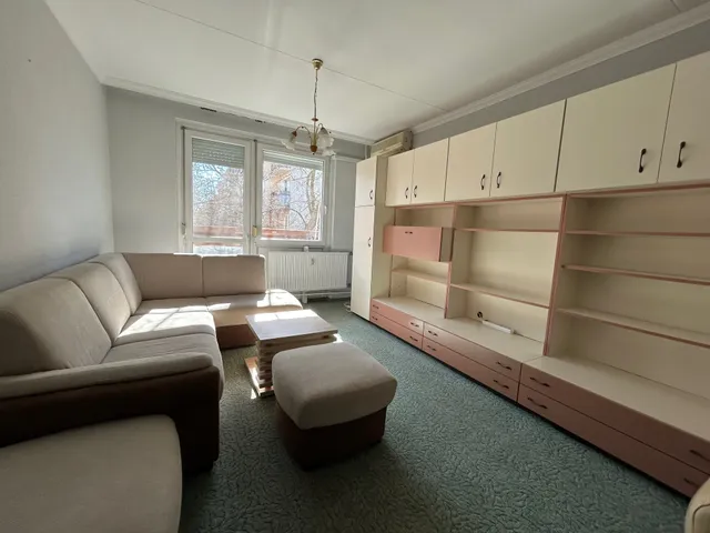 Kiadó lakás Debrecen, Egyetemváros, Ötvenhatosok tere 40 nm