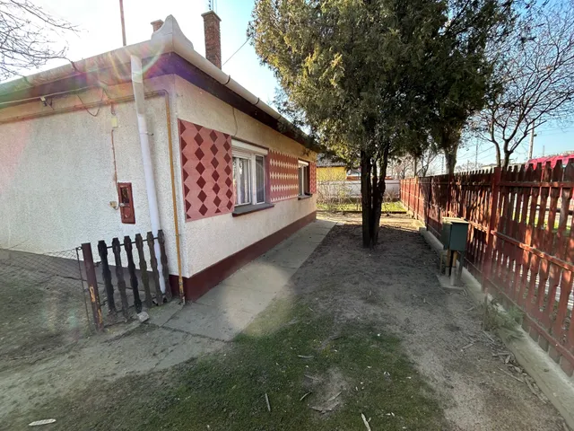 Eladó ház Debrecen, József Attila-telep, Alma 81 nm