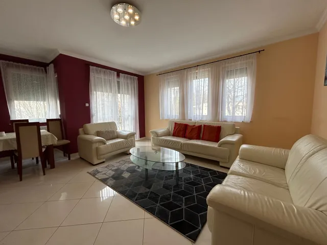 Kiadó lakás Debrecen, Nagyerdő 83 nm