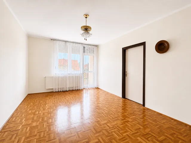 Eladó lakás Debrecen, Széchenyikert 61 nm