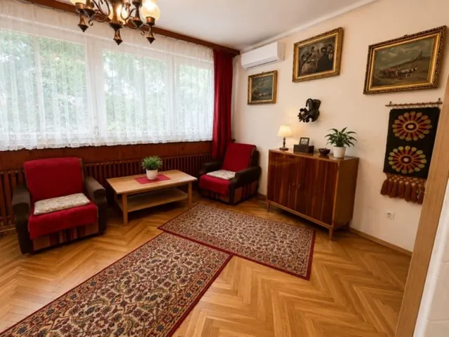 Eladó ház Debrecen, Nagyerdő, Besze János 195 nm