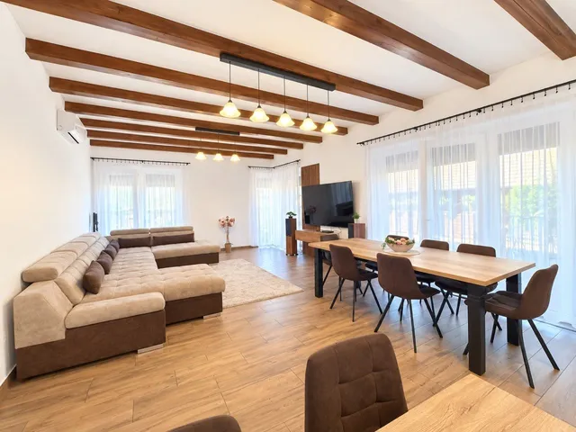 Eladó ház Hajdúsámson 163 nm