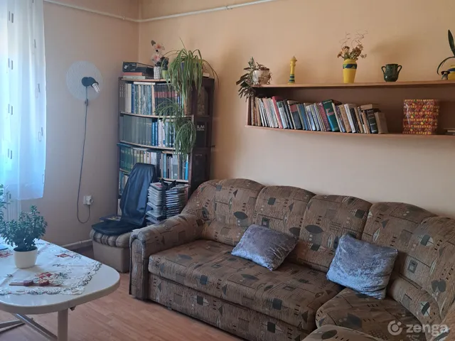 Eladó lakás Pápa, Belváros 72 nm