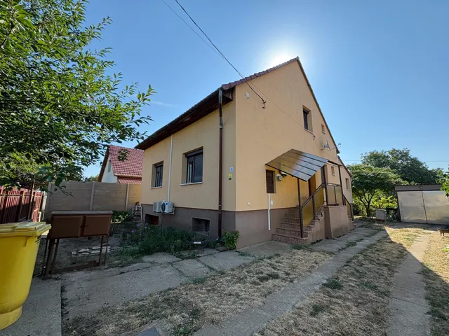 Eladó ház Gyál 180 nm