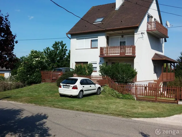 Eladó ház Fonyód, Fürdőtelep 220 nm