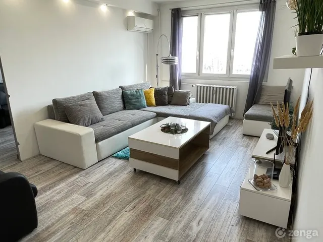 Eladó lakás Szeged 72 nm