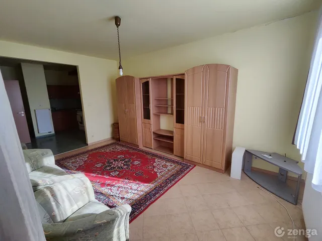 Eladó lakás Debrecen, Segner tér 48 nm