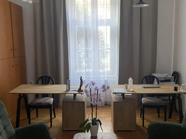 Eladó kereskedelmi és ipari ingatlan Pécs, Belváros 21 nm