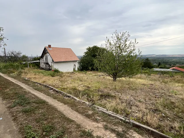Eladó telek Pécs, Kodó 1224 nm