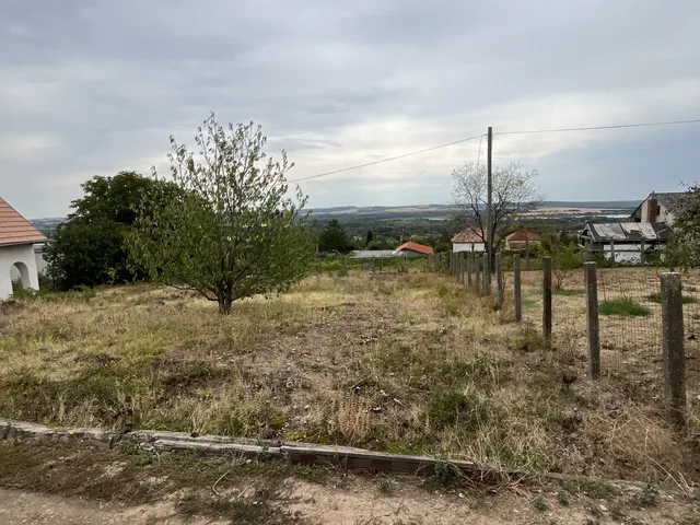 Eladó telek Pécs, Kodó 1224 nm