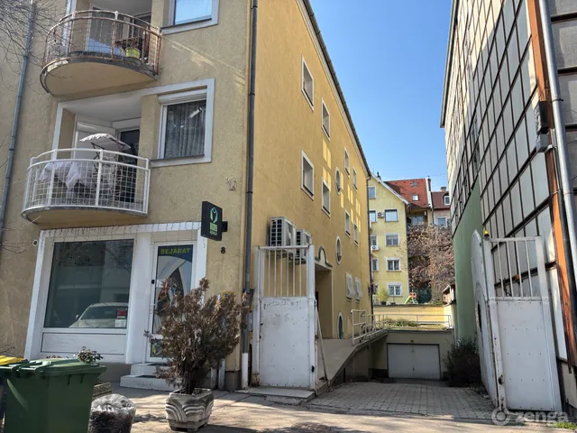 Eladó garázs Budapest III. kerület, Óbuda, Vályog utca 8 10 nm