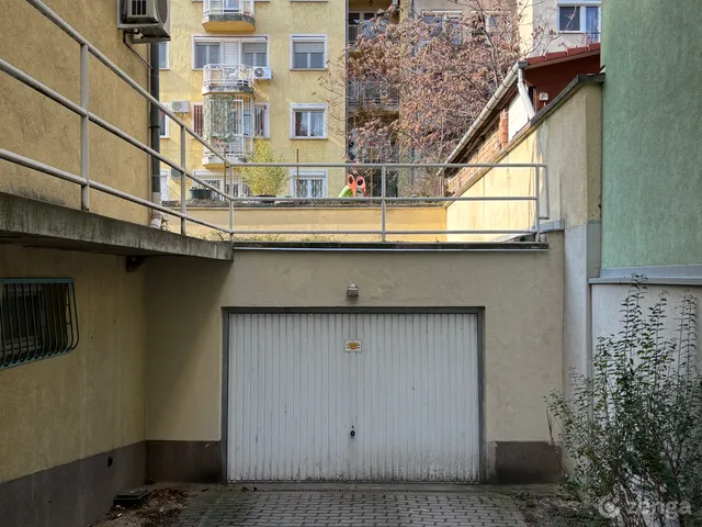 Eladó garázs Budapest III. kerület, Óbuda, Vályog utca 8 10 nm