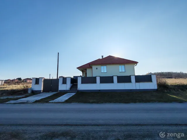 Eladó ház Egerszalók, Kertváros 100 nm