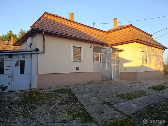 Eladó ház Kartal 90 nm