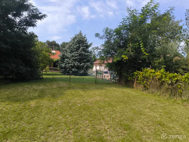 Eladó ház Fonyód, Kertváros 536 nm