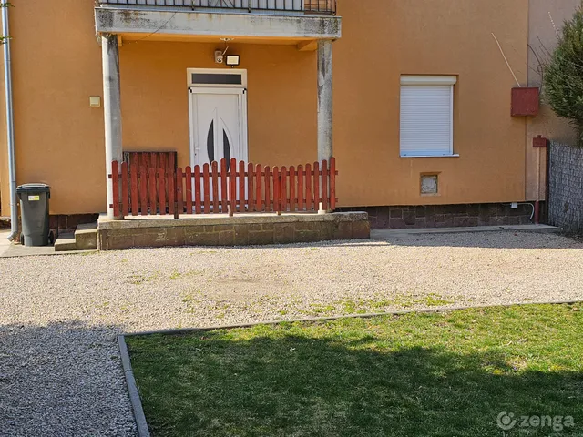 Eladó lakás Székesfehérvár, Zombori út  60 nm