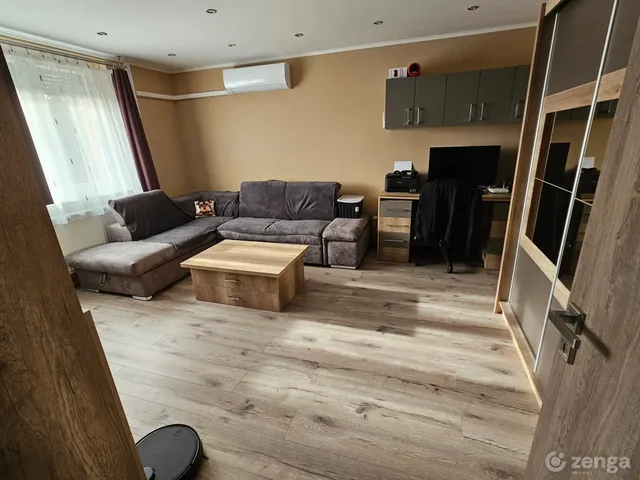 Eladó lakás Székesfehérvár, Zombori út  60 nm