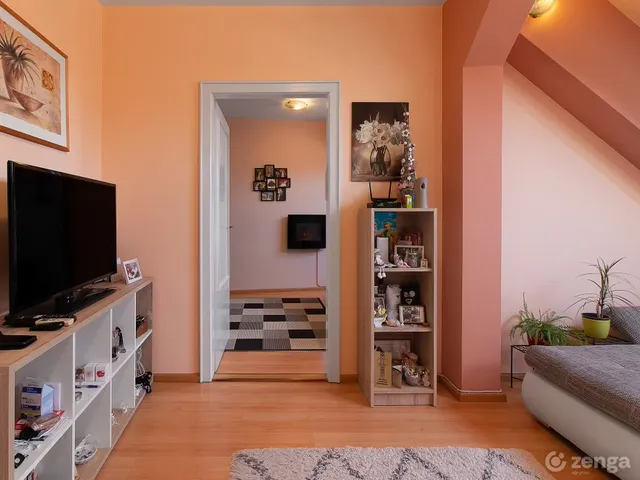 Eladó lakás Pápa, Belváros 79 nm