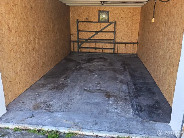 Eladó garázs Várpalota 18 nm