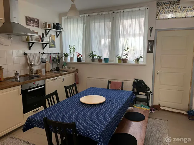 Eladó ház Esztergom, Etter Jenő utca 170 nm