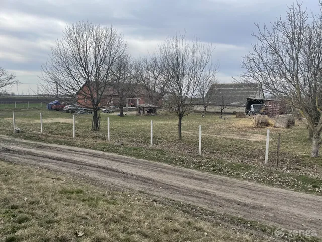 Eladó mezőgazdasági ingatlan Jászberény 103 nm