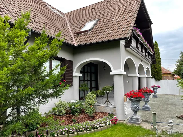 Eladó ház Győr, Szabadhegy 387 nm