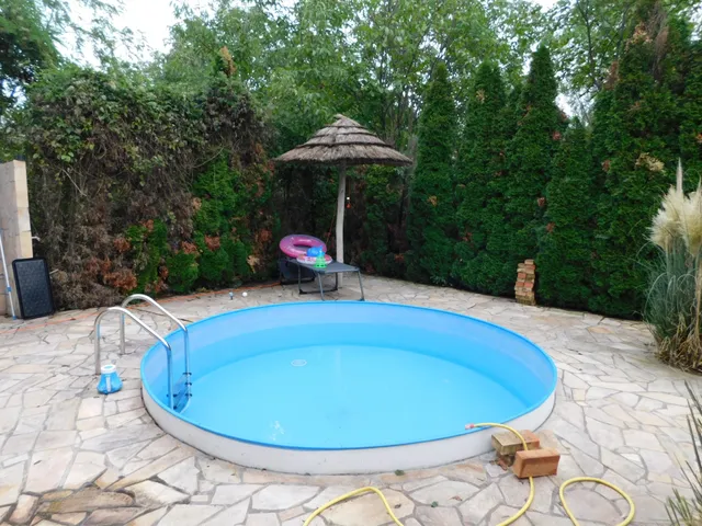 Eladó ház Keszthely, Kertváros 240 nm