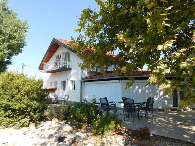 Eladó kereskedelmi és ipari ingatlan Gyenesdiás 280 nm